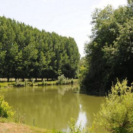 Camping Au Bord De L'Aisne Guignicourt Zewnętrze zdjęcie
