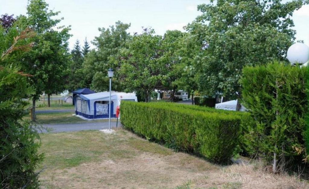 Camping Au Bord De L'Aisne Guignicourt Zewnętrze zdjęcie